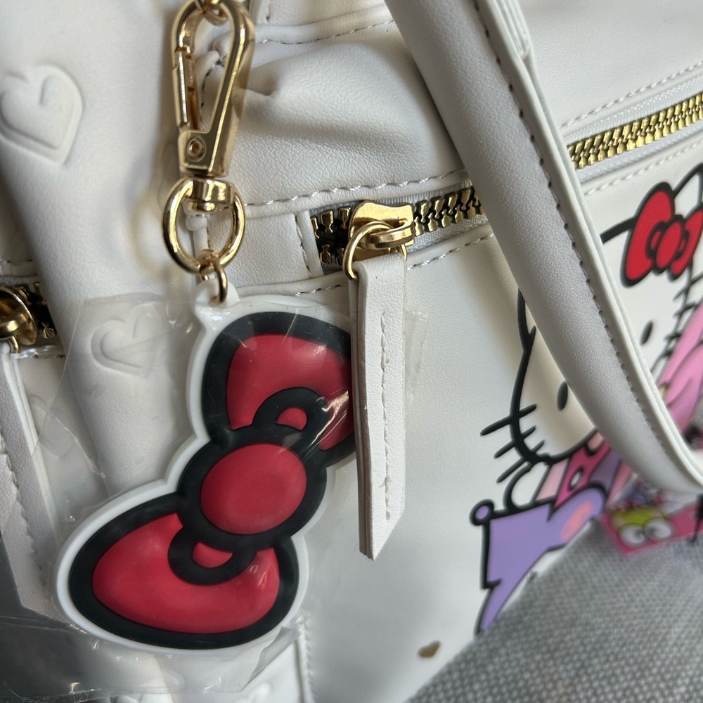 NWT Hello Kitty White Weekender Bag Primark - Picture 4 of 8
